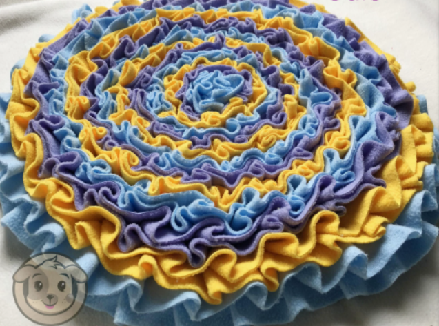 Pet Training Blanket with Smelling Pad Toy